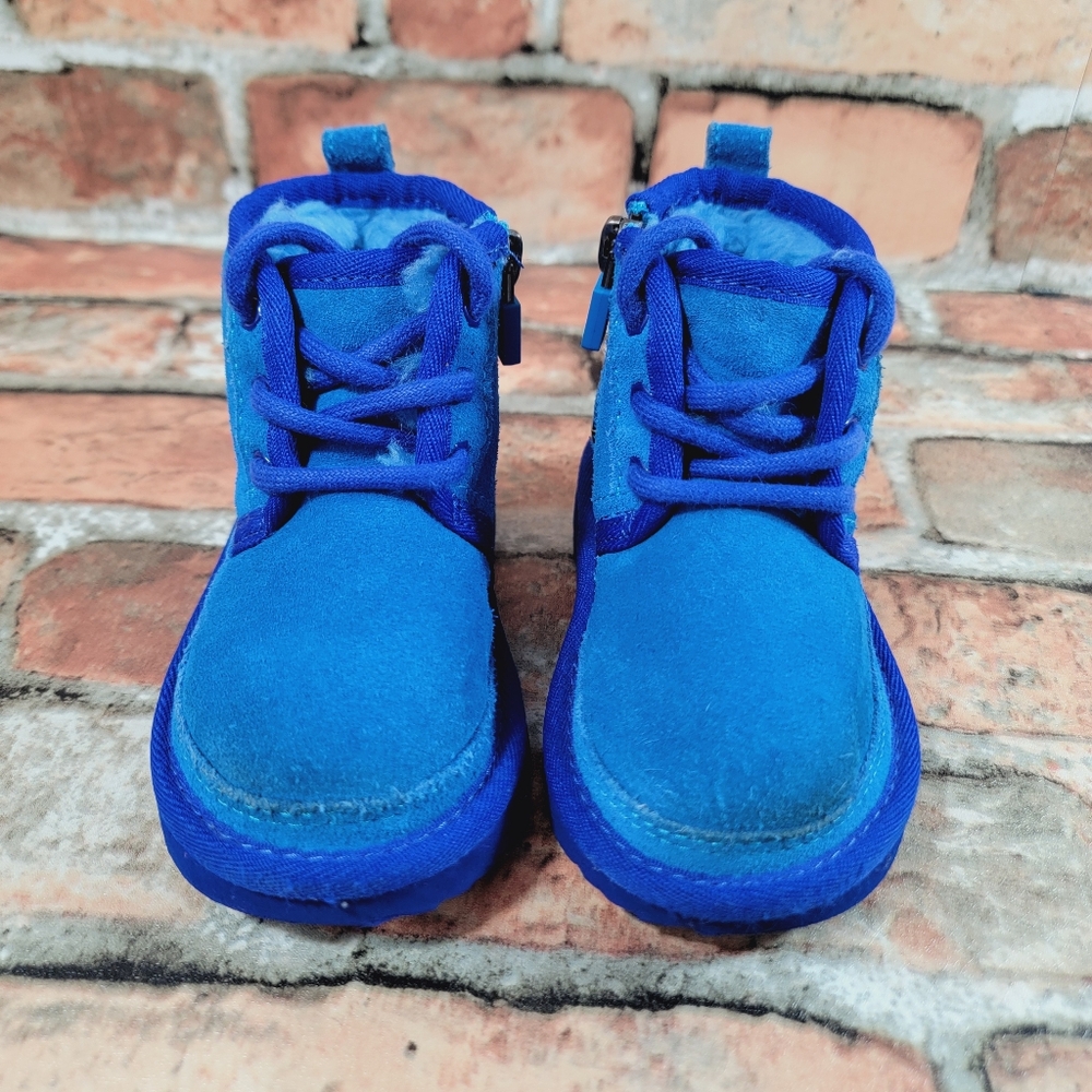 Ugg Kids Unisex Blue Sesame Street Cookie Monster Baby Boots Size 6 - Picture 2 of 12